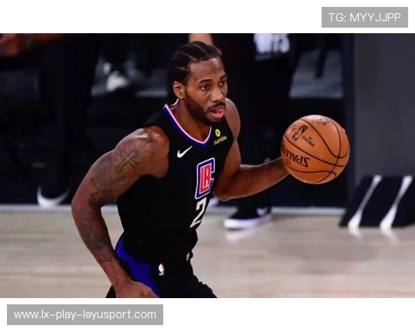 伦纳德中路跳投命中,快船稳定推进 伦纳德中路跳投命中,快船稳定推进