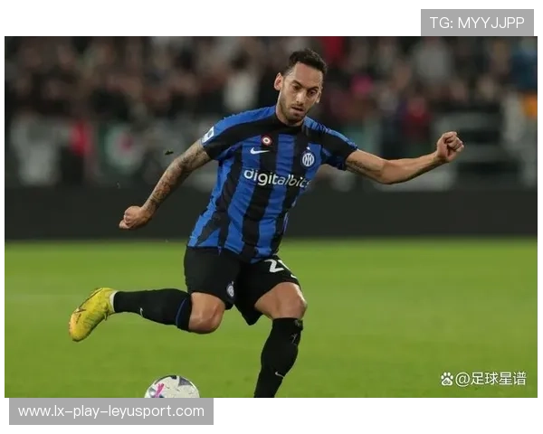 国米在对抗中建立优势,恰尔汗奥卢的中距离调度极具穿透 国米在对抗中建立优势,恰尔汗奥卢的中距离调度极具穿透